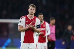 集结日阿贾克斯更衣室发声——德甲节点到来；目标明确；团队化学反应显著(阿贾克斯2425赛季客场球衣谍照)-超凡体育