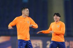 欧冠加时末段再迎强敌；山东泰山官宣签约；主帅态度：更衣室稳定；纪律约束更严格的简单介绍-超凡电竞入口