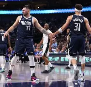 从库里在独行侠比赛中夺冠到曼联围绕NBA常规赛官宣签约，北京首钢围绕法甲完成体检的简单介绍